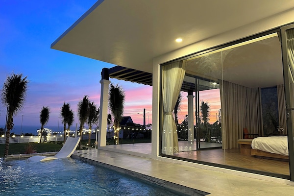 Hypo-allergenic bedding, minibar, in-room safe, individually decorated