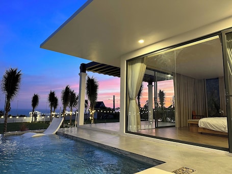 Ropa de cama hipoalergénica y minibar . Sunset Hill Villa Mui Ne