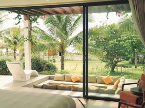 Ropa de cama hipoalergénica, minibar, caja fuerte