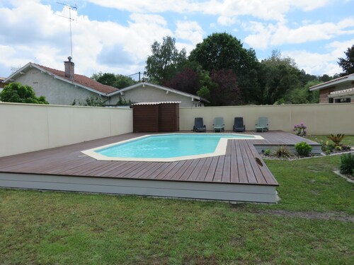 CHALET AVEC PISCINE – SUR LE BASSIN D'ARCACHON