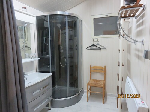 CHALET AVEC PISCINE – SUR LE BASSIN D'ARCACHON