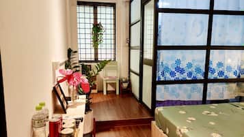 2 bedrooms, desk, iron/ironing board, free WiFi