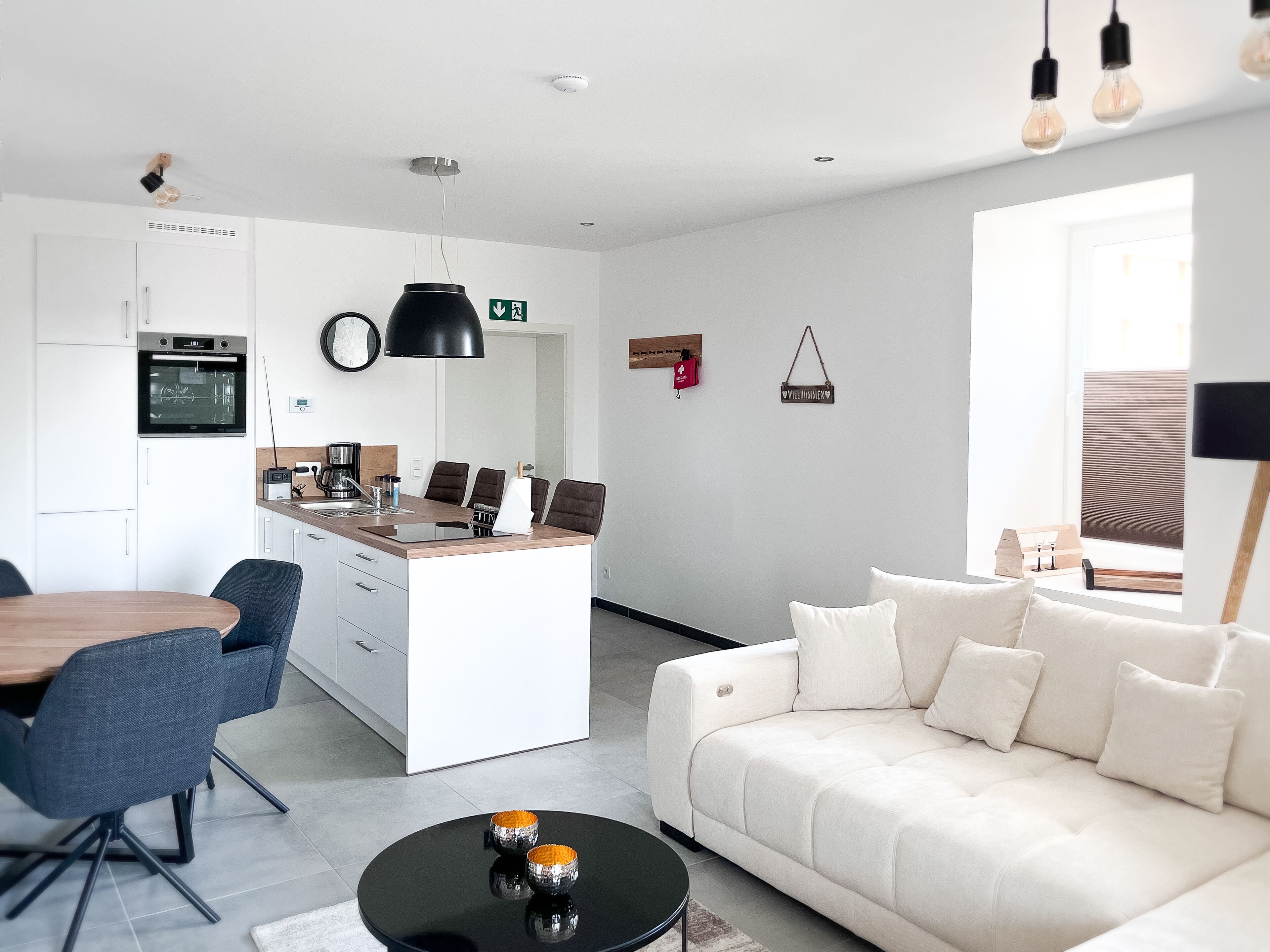 Älytelevisio, kirjoja