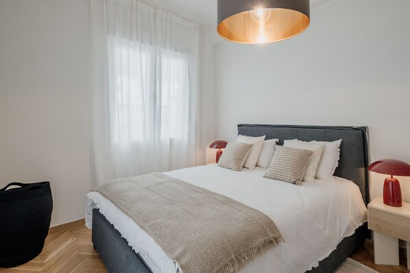 2 chambres, fer et planche à repasser, accès au Wi-Fi (inclus)
