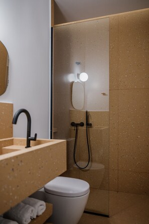 Shower, towels
