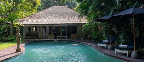 Alberca al aire libre