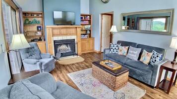 TV, fireplace, offices