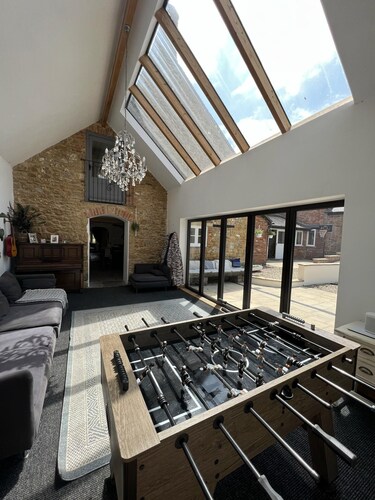 Lovely 5-bed House Near Ilminster and for Families