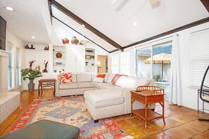 Smart TV, fireplace, computer monitors, printers