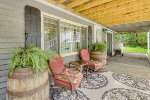 Terrace/patio - Searsport Paradise w/ Private Pool & Patio! (Searsport)