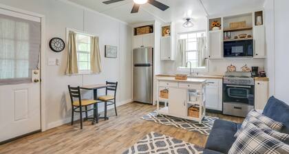 Near Parks & Lakes: Pet-Friendly Winnie Cottage