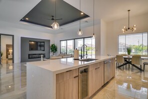 Interior - Pool & Outdoor Kitchen: Waterfront Cape Coral Home (Cape Coral)