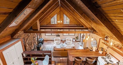 NEW - Lassen Tree Cabin with Hot Tub