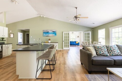 Location, Convenience, Comfort! Spacious home in a quite neighborhood, near GSP