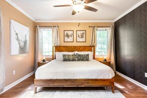 4 Schlafzimmer, Bügeleisen/Bügelbrett, Reisekinderbett, WLAN