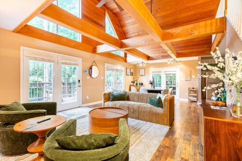 Gather in this Spacious Home with Games and a Fire Pit - Perfect for Families