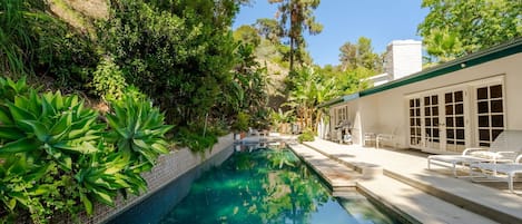 屋外プール、温水プール
