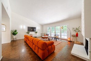 Smart TV, foosball, table tennis