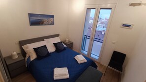 3 bedrooms, in-room safe, desk, free WiFi - Contemporary apartment in the beating heart of Bologna with amazing skyline view (Bologna)