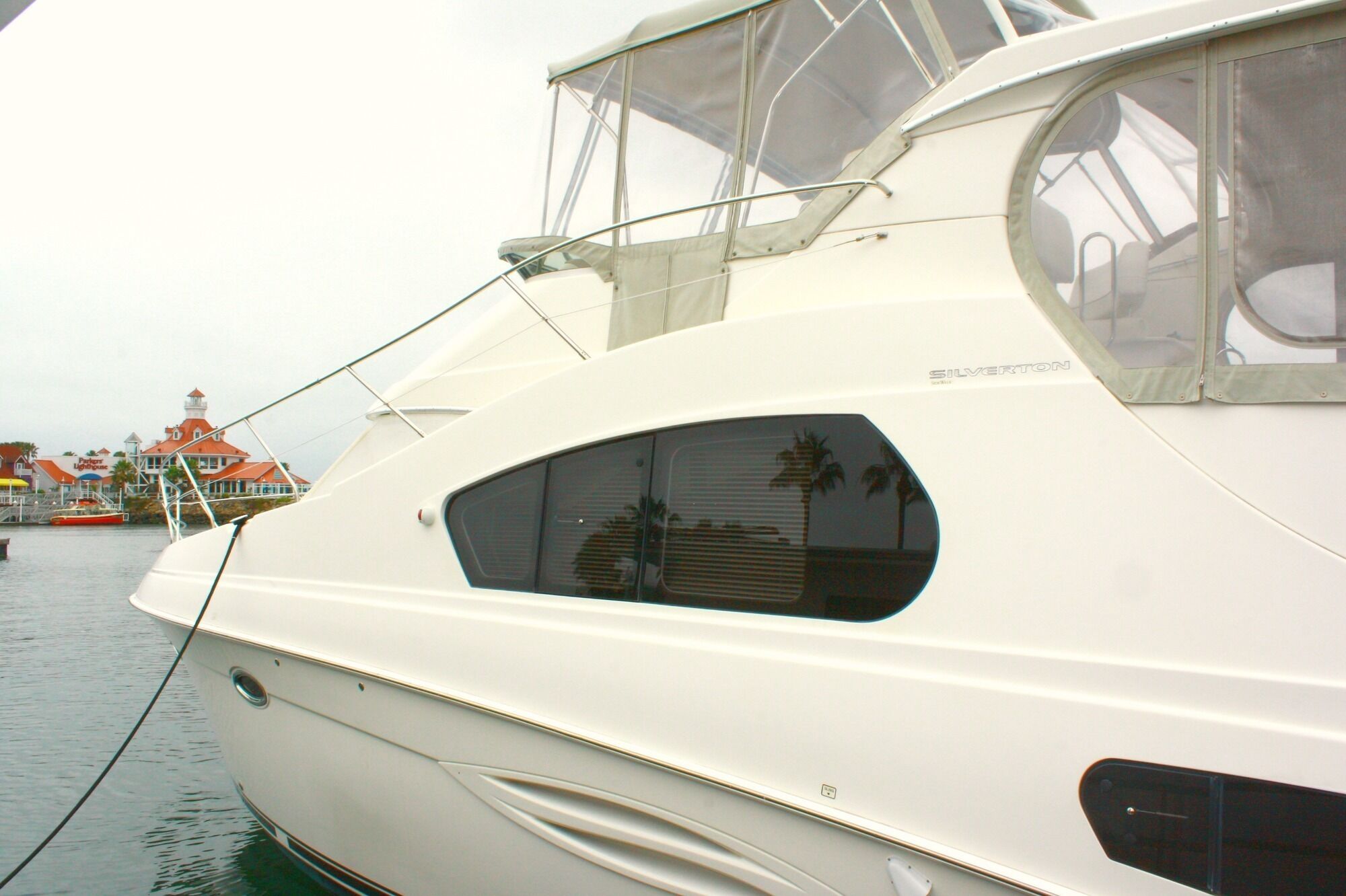 Spend the Night on a Yacht!