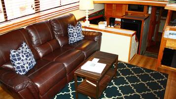 Télévision à écran plat, chaîne hi-fi