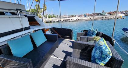 Spend the Night on a Yacht!