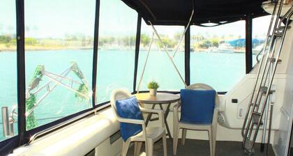 Spend the Night on a Yacht!