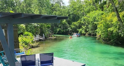 Main River Mermaid Sleeps 8 kayaks for everyone. Gulf access for scalloping