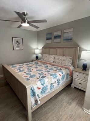 3 slaapkamers, een bureau, gratis wifi, beddengoed