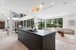 Interior - 8BR Villa Sapphire (Miami)