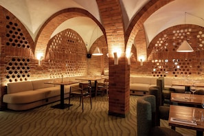 Breakfast, lunch and dinner served  - Zinar Castle (Kraków)