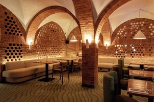 Σερβίρεται πρωινό, μεσημεριανό με διεθνής κουζίνα και θέα στον κήπο 