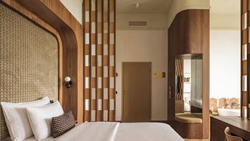 Panorama Suite | Bộ đồ giường cao cấp, minibar, két bảo mật tại phòng, bàn