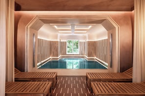 Indoor pool - Zinar Castle (Kraków)