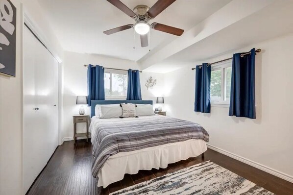 3 bedrooms, iron/ironing board, WiFi, bed sheets