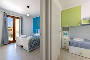 2 bedrooms, iron/ironing board, travel cot, free WiFi