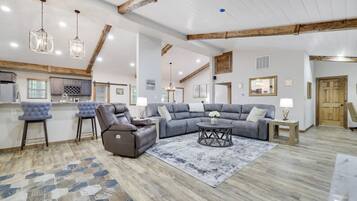 Smart TV, fireplace, stereo, offices