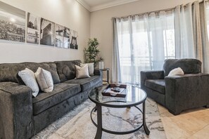 Smart-TV, Tischtennisplatte