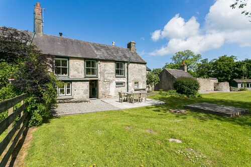 Plas Lligwy Cottage -  a remote that sleeps 6 guests  in 3 bedrooms