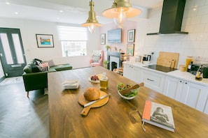 Interior - 3 Greenfield Terrace -  a near a pub that sleeps 6 guests  in 3 bedrooms (Menai Bridge)