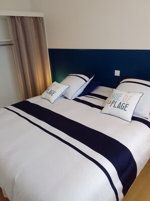 2 bedrooms, iron/ironing board, travel cot, free WiFi