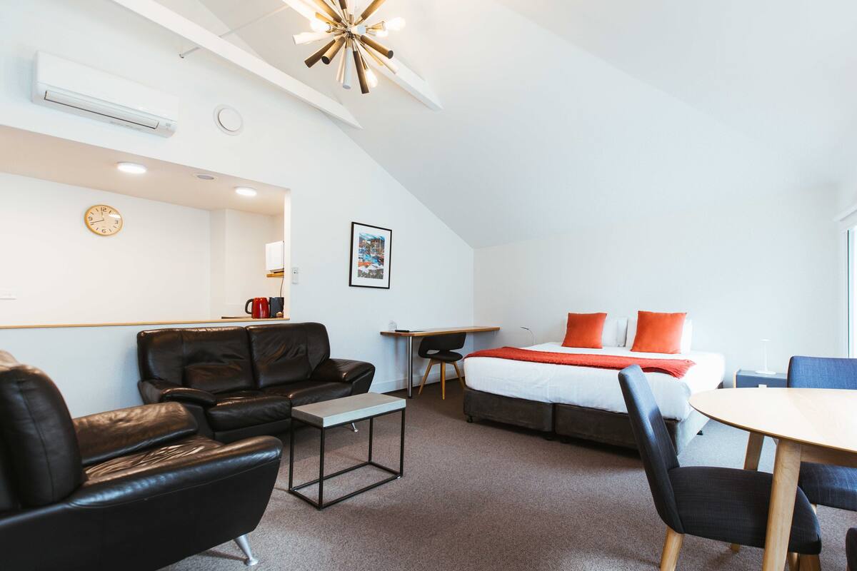 Chambres insonorisées, fer et planche à repasser, Wi-Fi gratuit