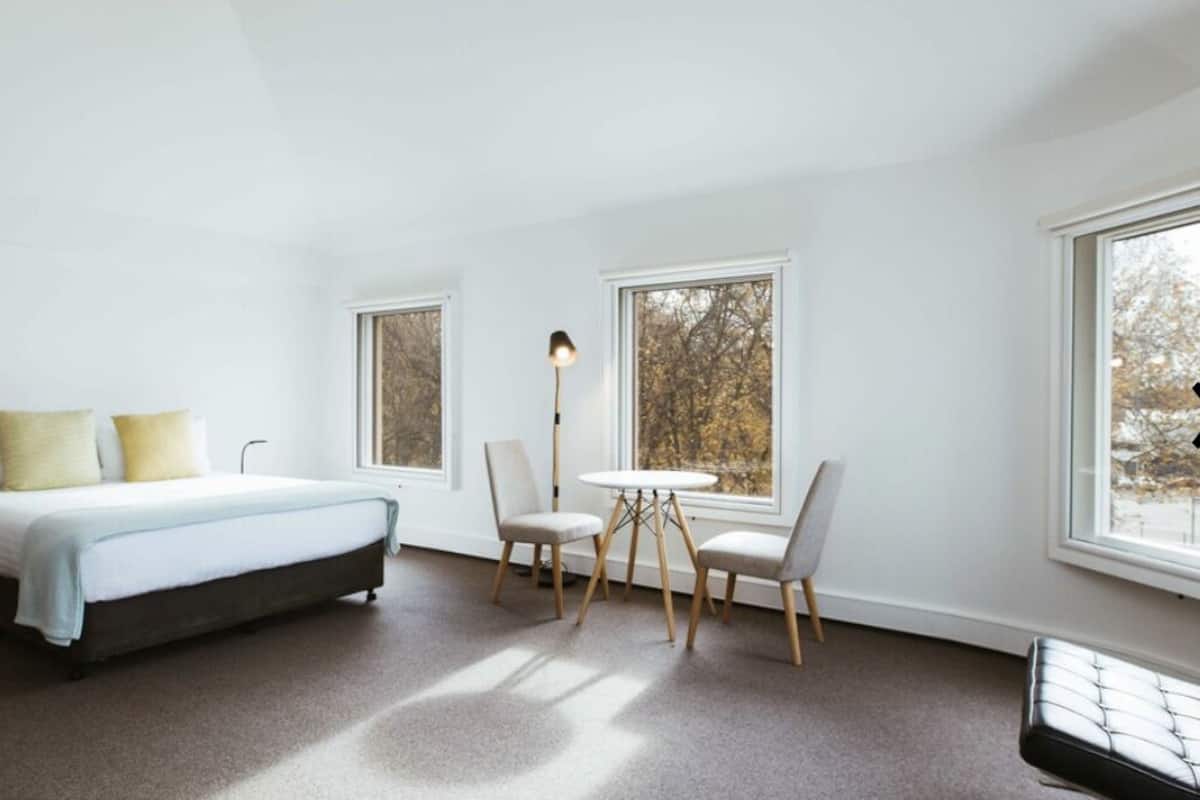 Double Room | Soundproofing, iron/ironing board, free WiFi, bed sheets