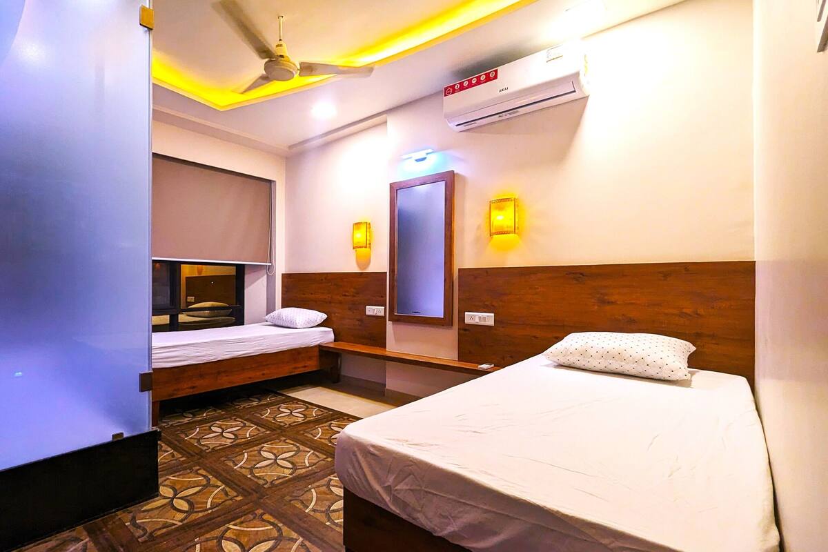 Free WiFi, bed sheets