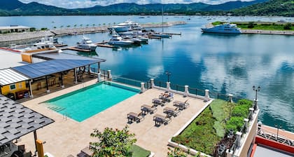 Marina Flamingo