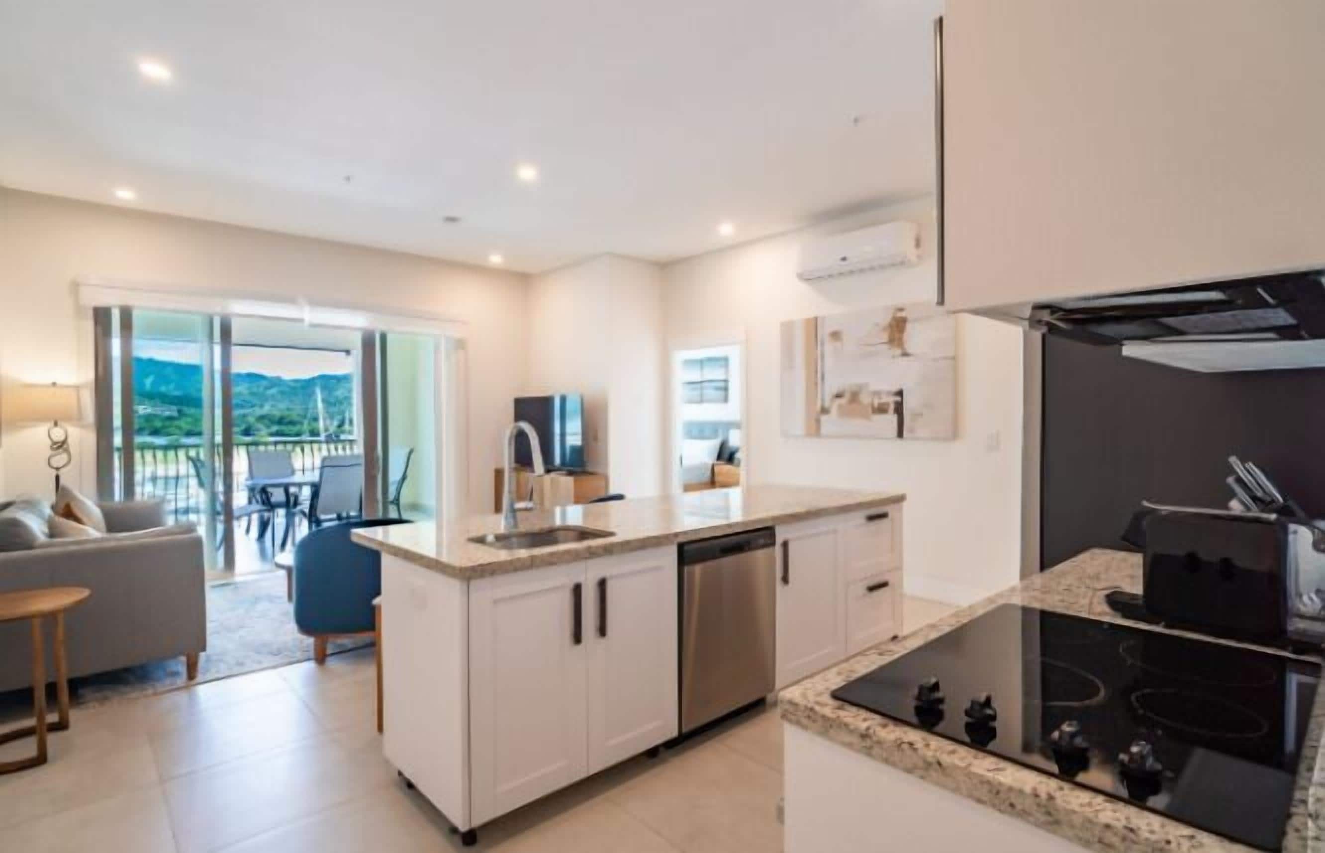 Biệt thự Tiêu chuẩn, 2 phòng ngủ, quang cảnh bến du thuyền | Khu phòng khách | Smart TV, Netflix, sách, dịch vụ stream 