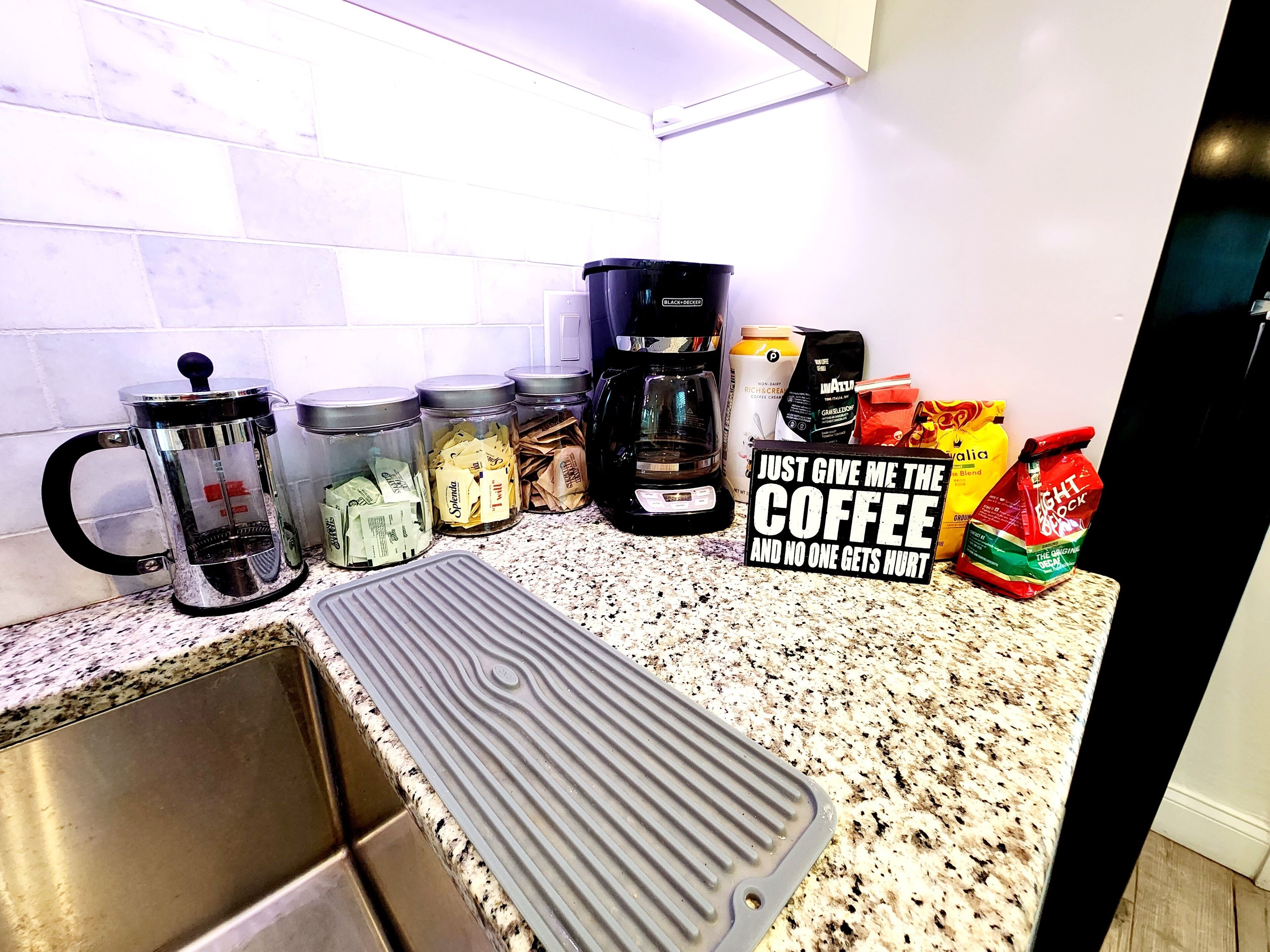 大型冰箱、微波爐、烤箱、爐台