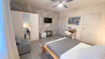 Deluxe-Doppelzimmer | Minibar, Zimmersafe, kostenloses WLAN