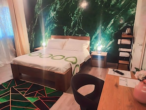 Minibar, safe på rommet og wi-fi (inkludert)