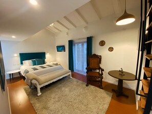 Deluxe Triple Room, Patio, Valley View | Soundproofing, free WiFi - Casa Tía María Yucay (Yucay)